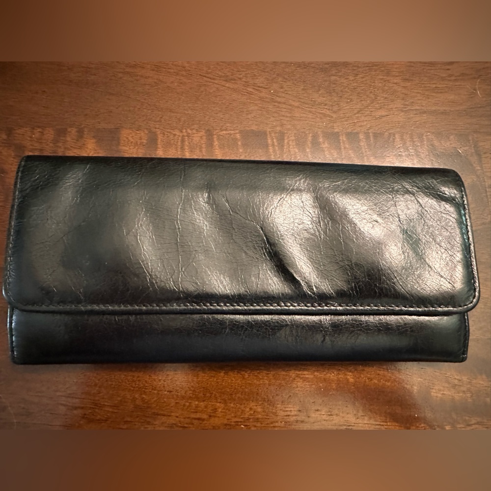 GENTLY USED HOBO Jill Large Trifold Continental Wallet